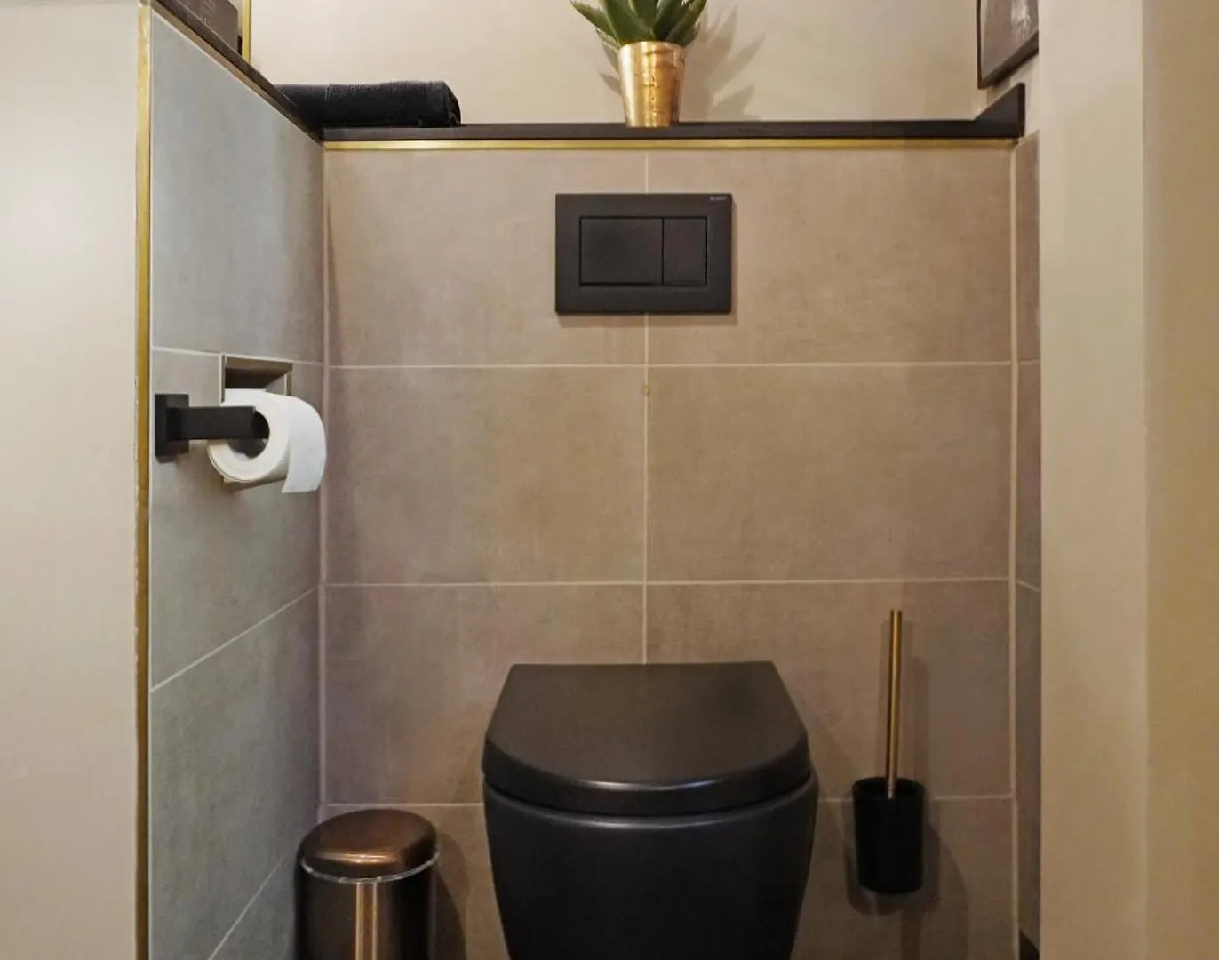 Black Suite 4 Luxus In Alsternaehe Hamburg Germany